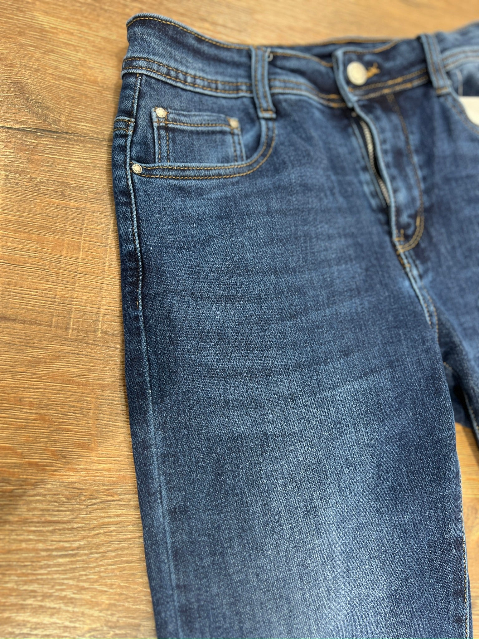Jeans regular leggermente svasato