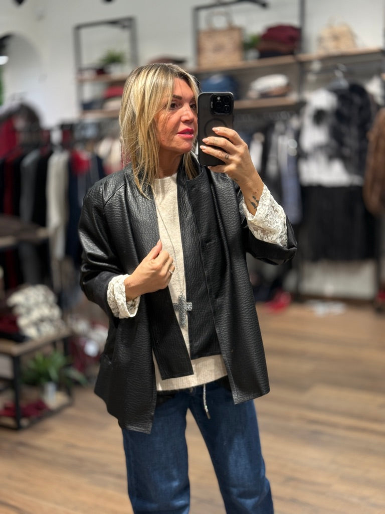 Giacca in ecopelle con fiocco