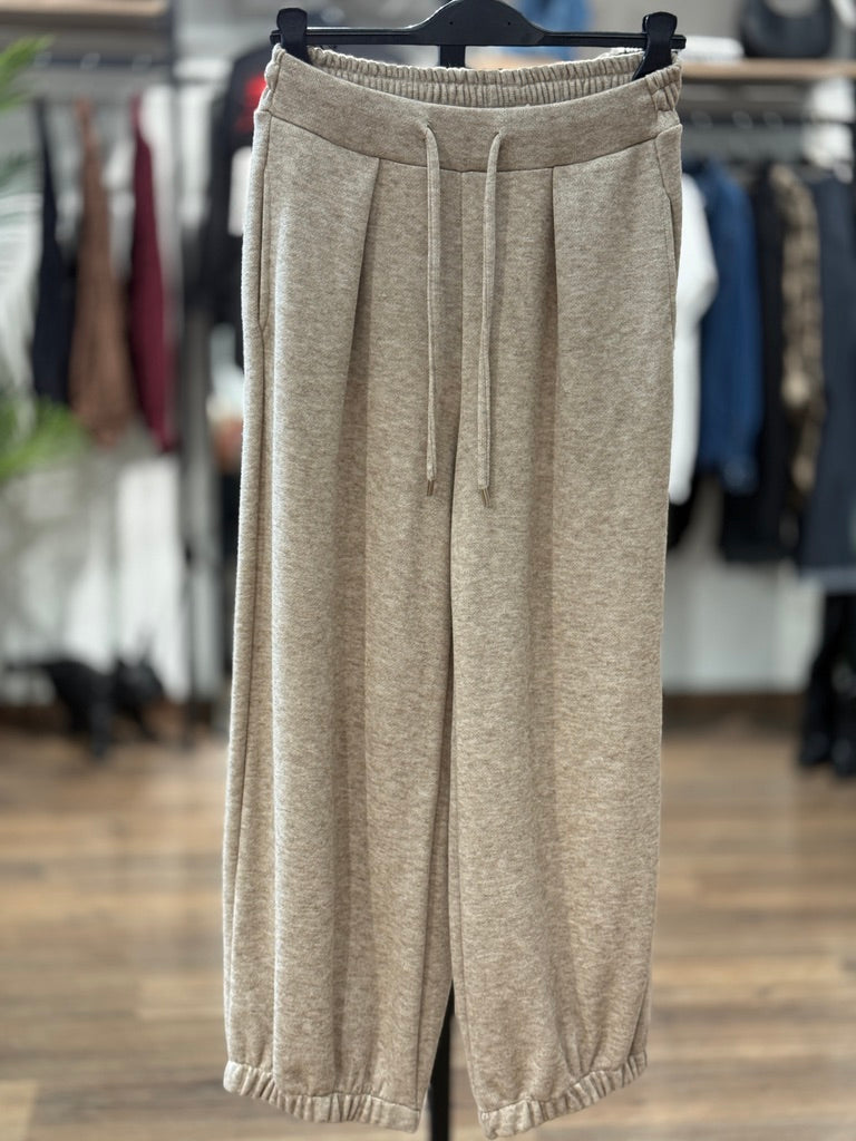 Pantalone in maglia con elastico sulle caviglie
