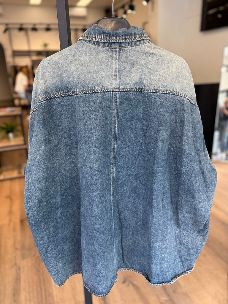 Giacca in jeans con bottoni