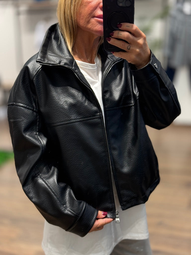 Giubbo in ecopelle con zip
