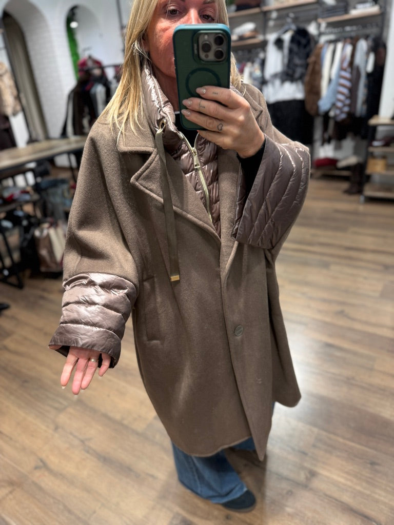 Cappotto con inserti in piumino