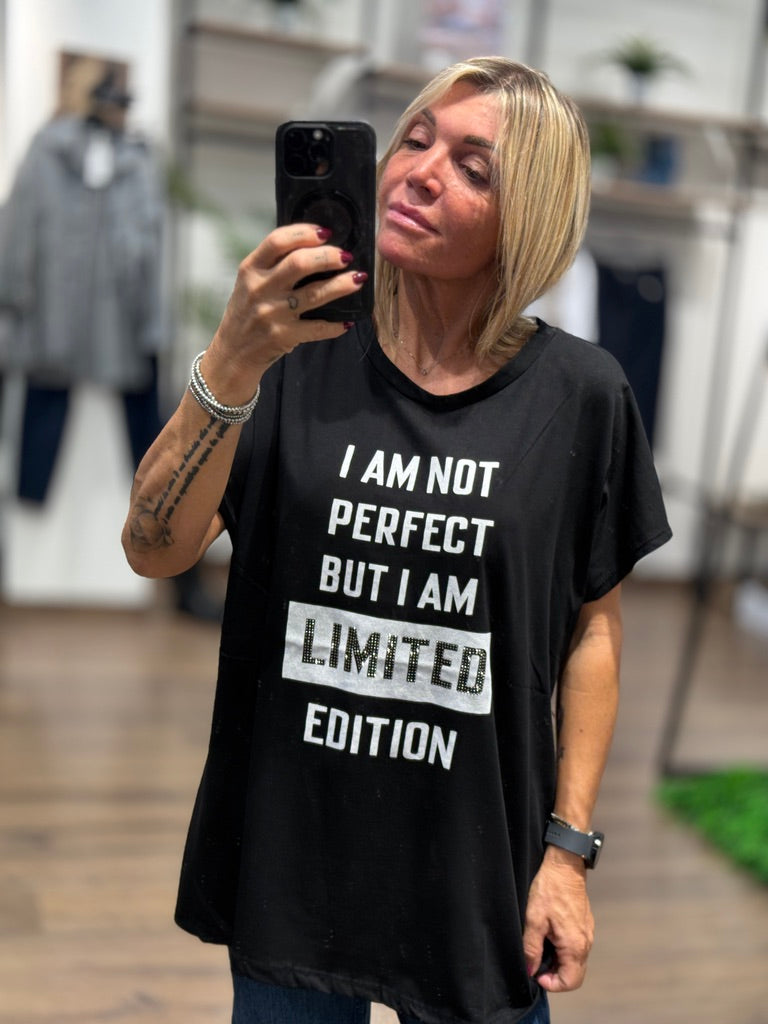 T-shirt con scritta "I am not perfect..."