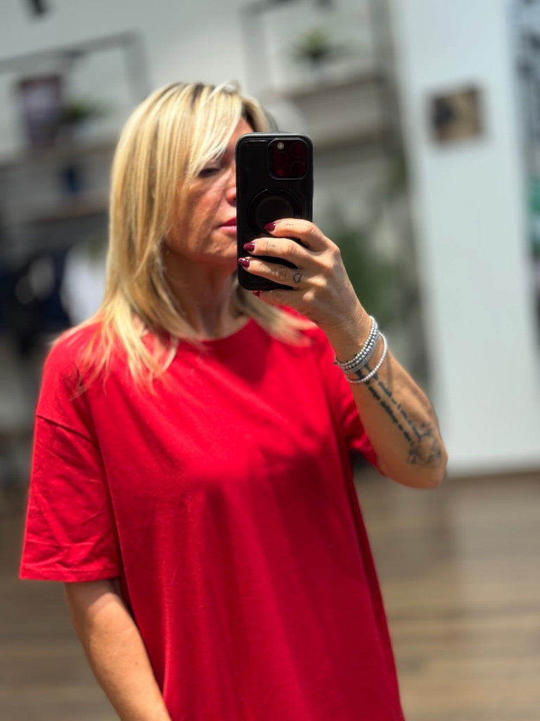 T-shirt lunga dal taglio comodo