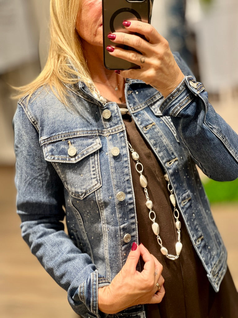 Giacca in denim sfiancata con brillantini