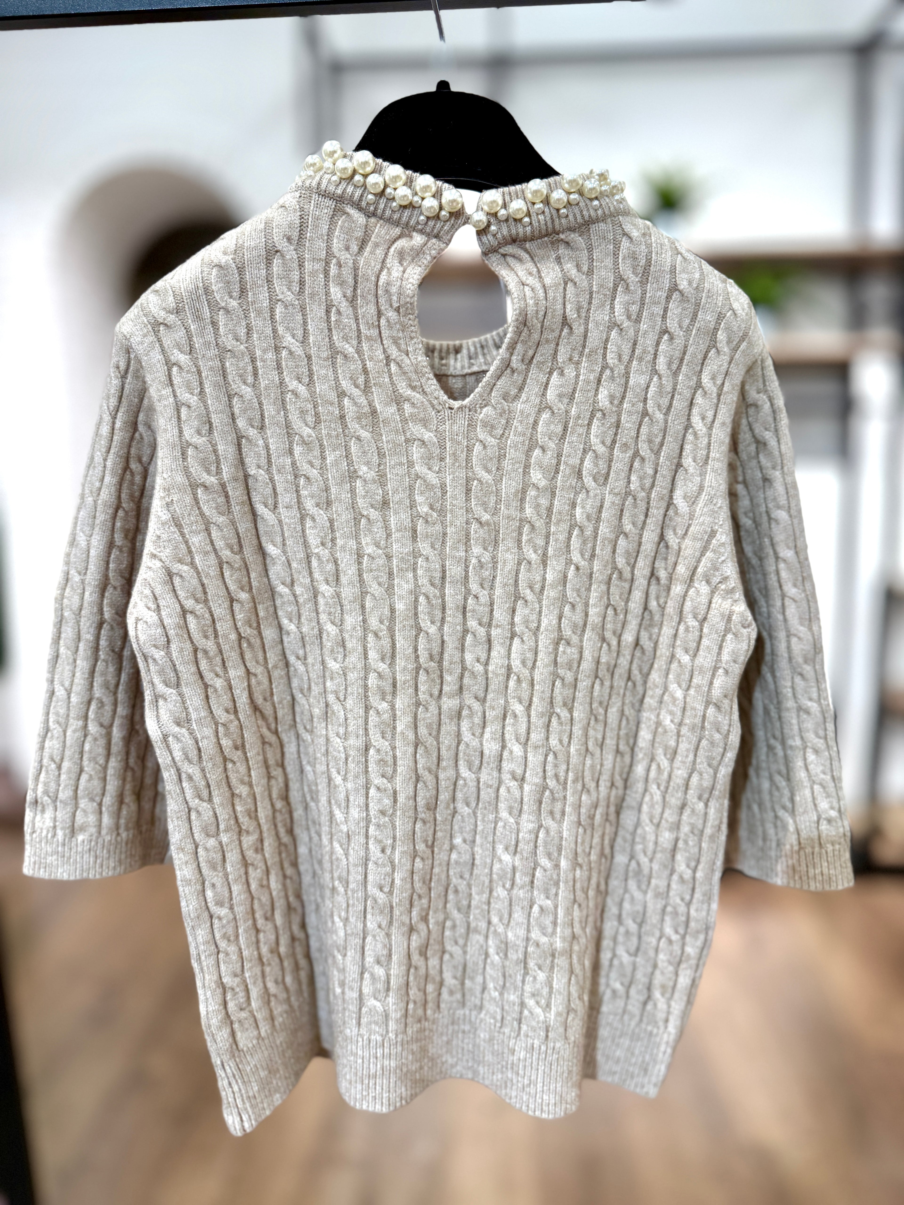 Maglia girocollo con perle
