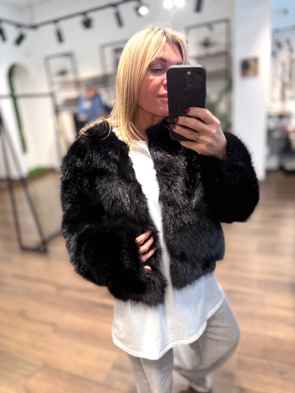 Ecopelliccia corta senza collo