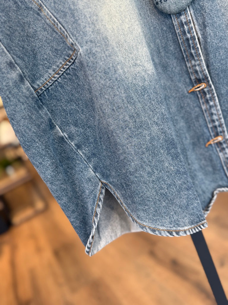 Giacca in jeans con bottoni