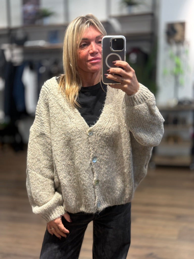 Cardigan bottoni madre perla