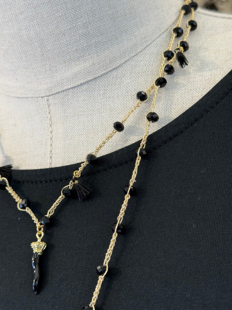 Collana  lunga fatta a mano con filo oro