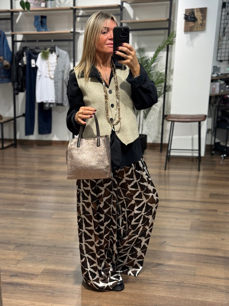 Gilet corto in maglia a costa sottile