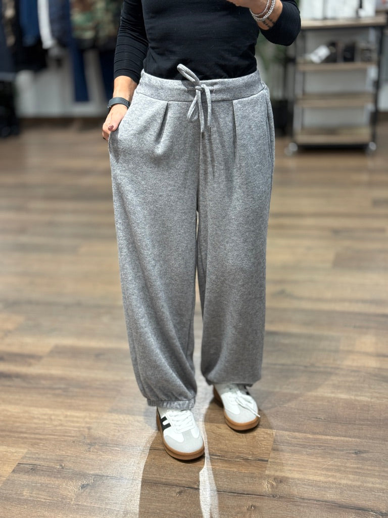 Pantalone in maglia con elastico sulle caviglie