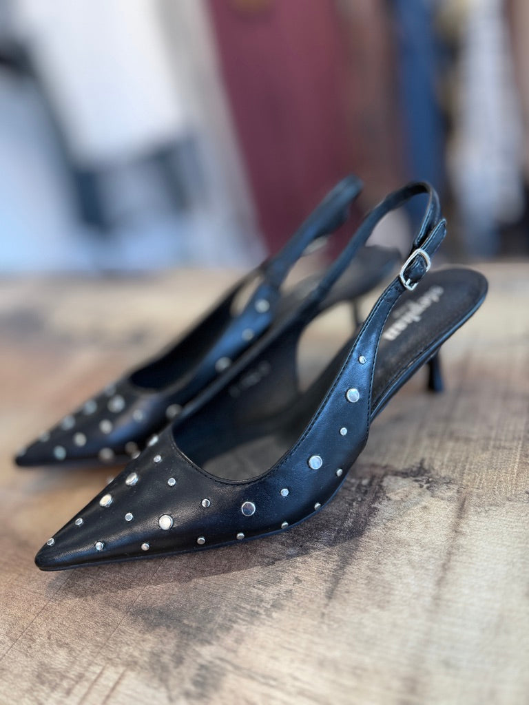 Scarpa modello Chanel con borchie