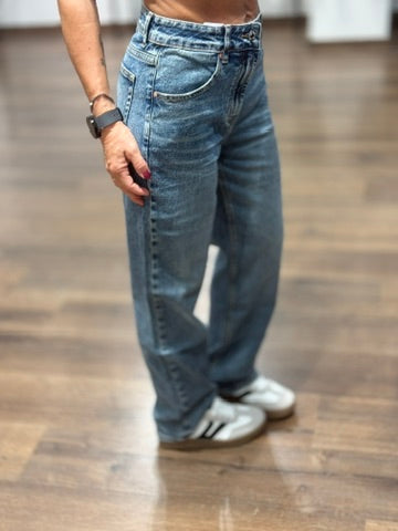 Jeans regular gamba larga