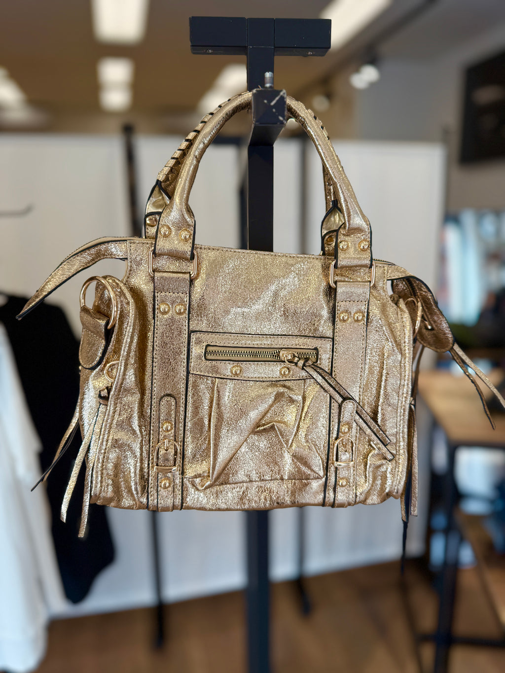 Bauletto in ecopelle con tasche esterne