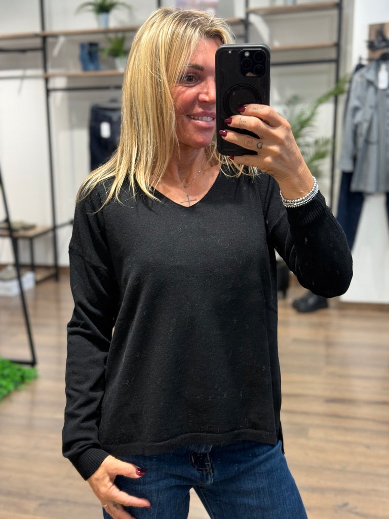 Maglia scollo a V dal taglio morbido