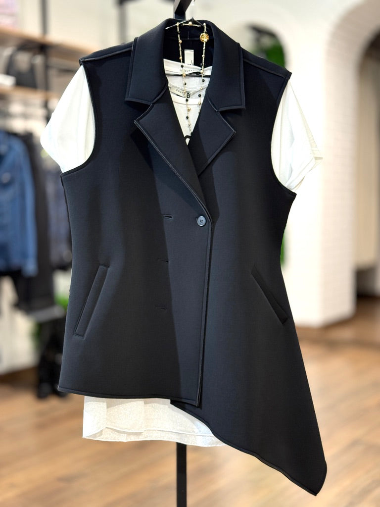 Gilet asimmetrico in taglio vivo