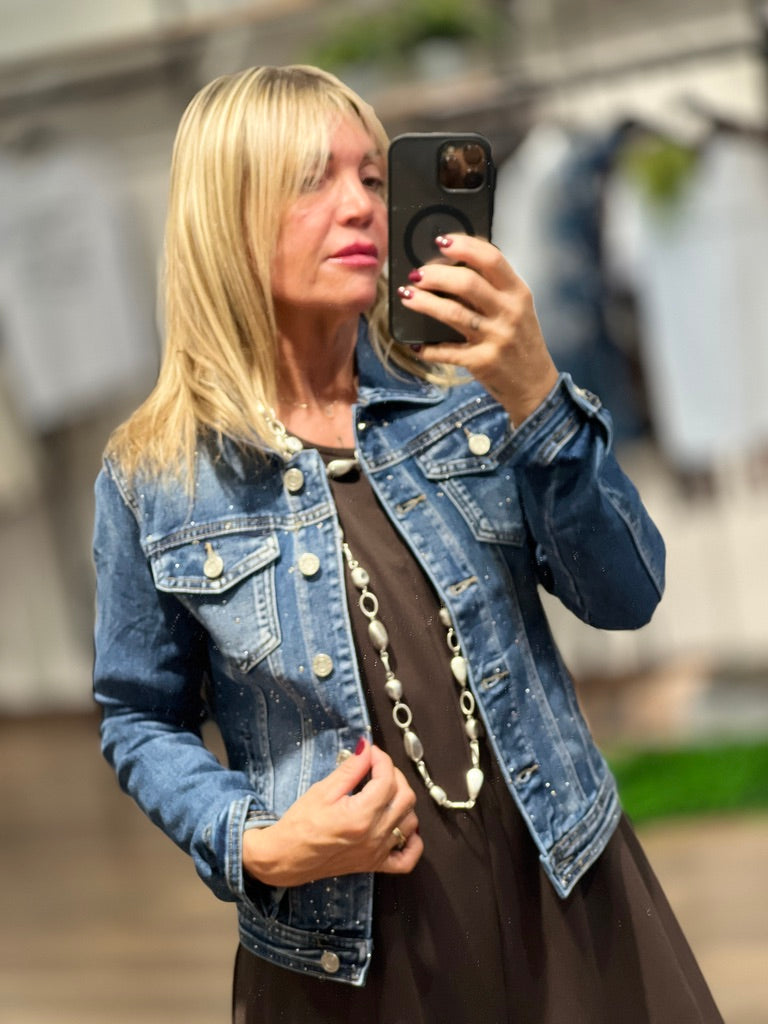 Giacca in denim sfiancata con brillantini