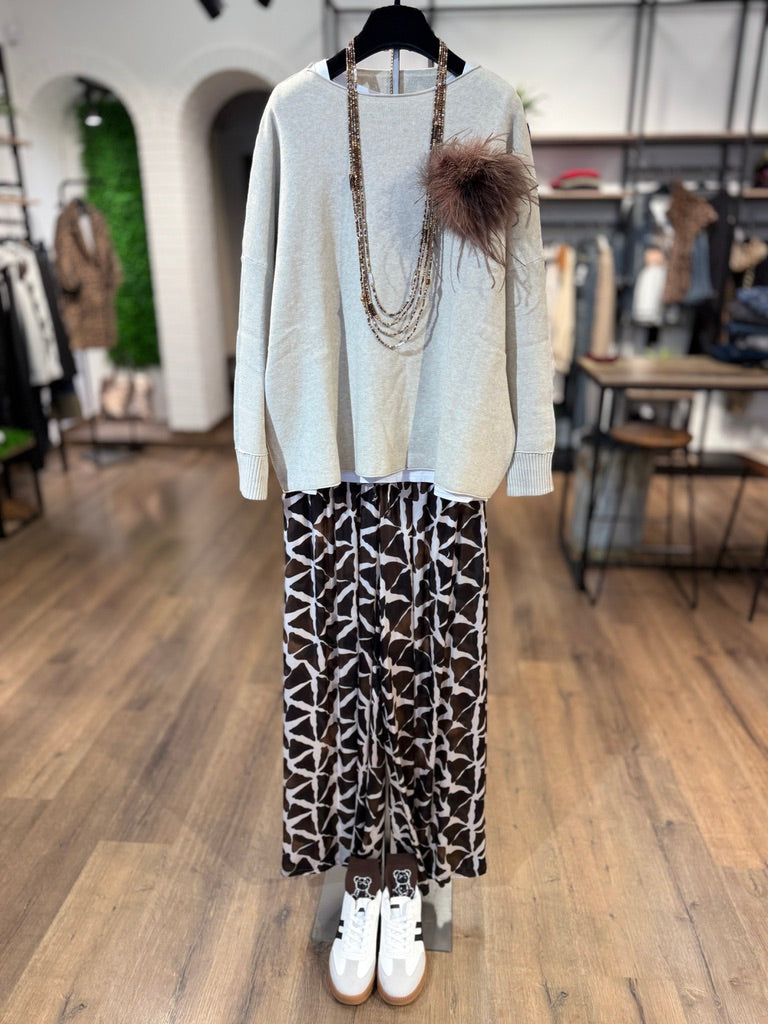 Maglia ampia con scollo a barca