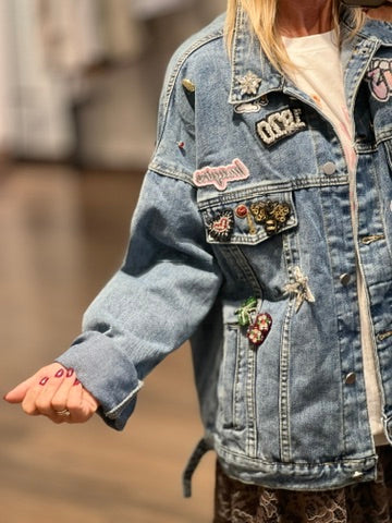 Giacca in jeans con patch