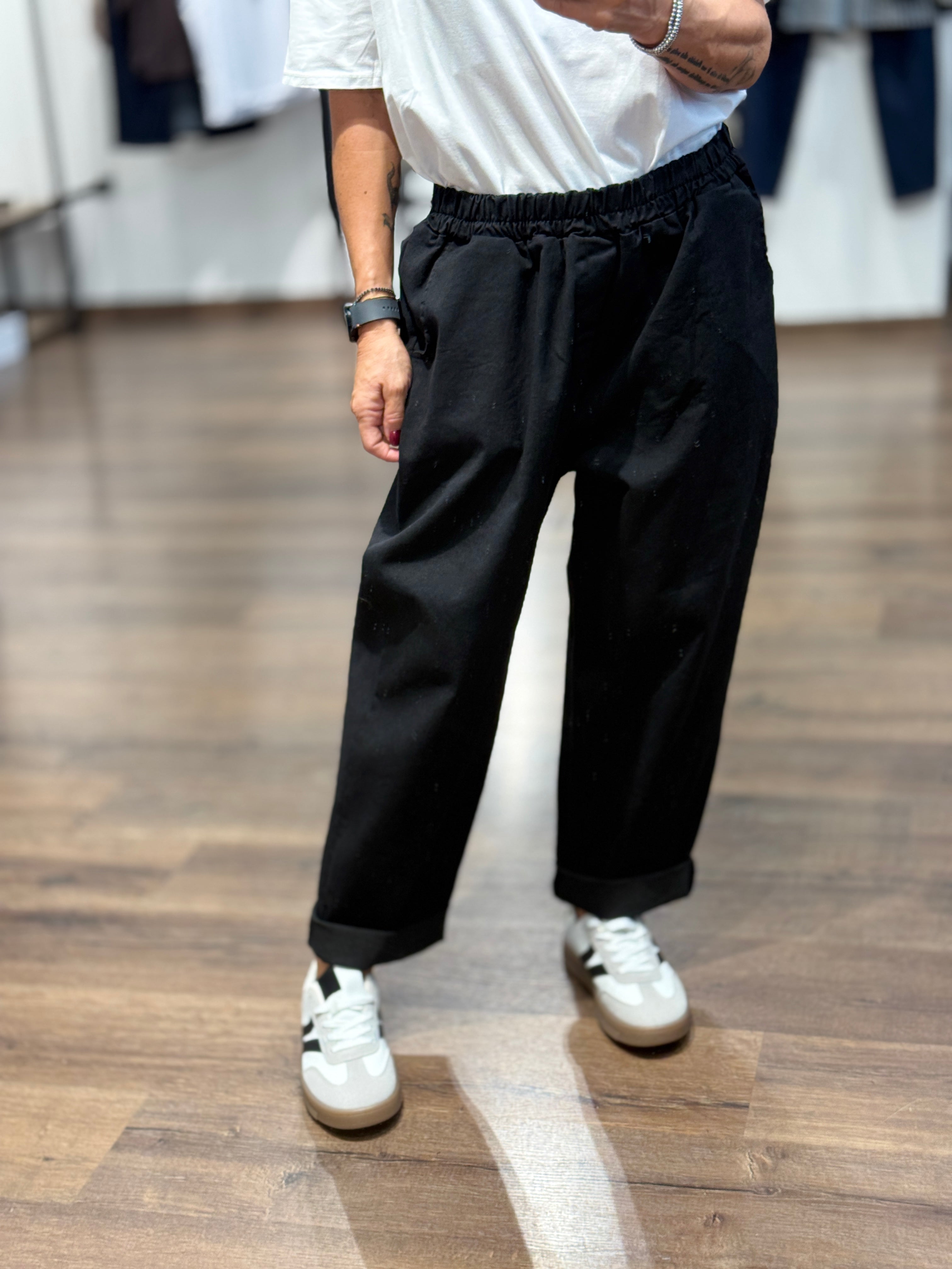 Pantalone con elastico in vita modello morbido