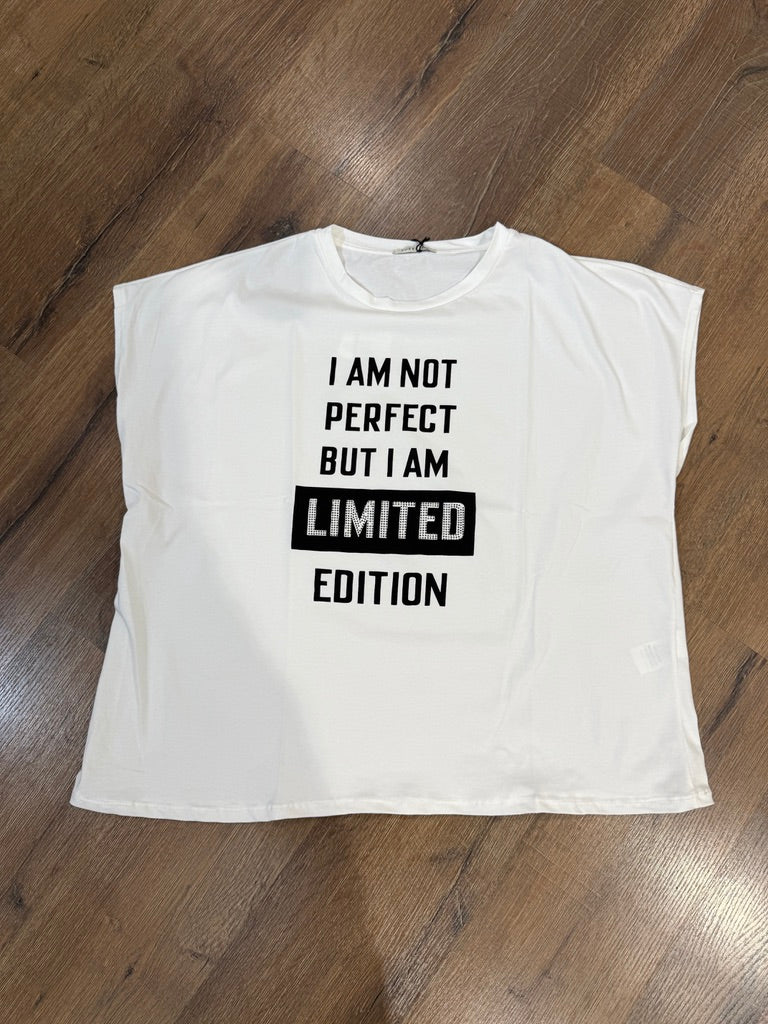 T-shirt con scritta "I am not perfect..."