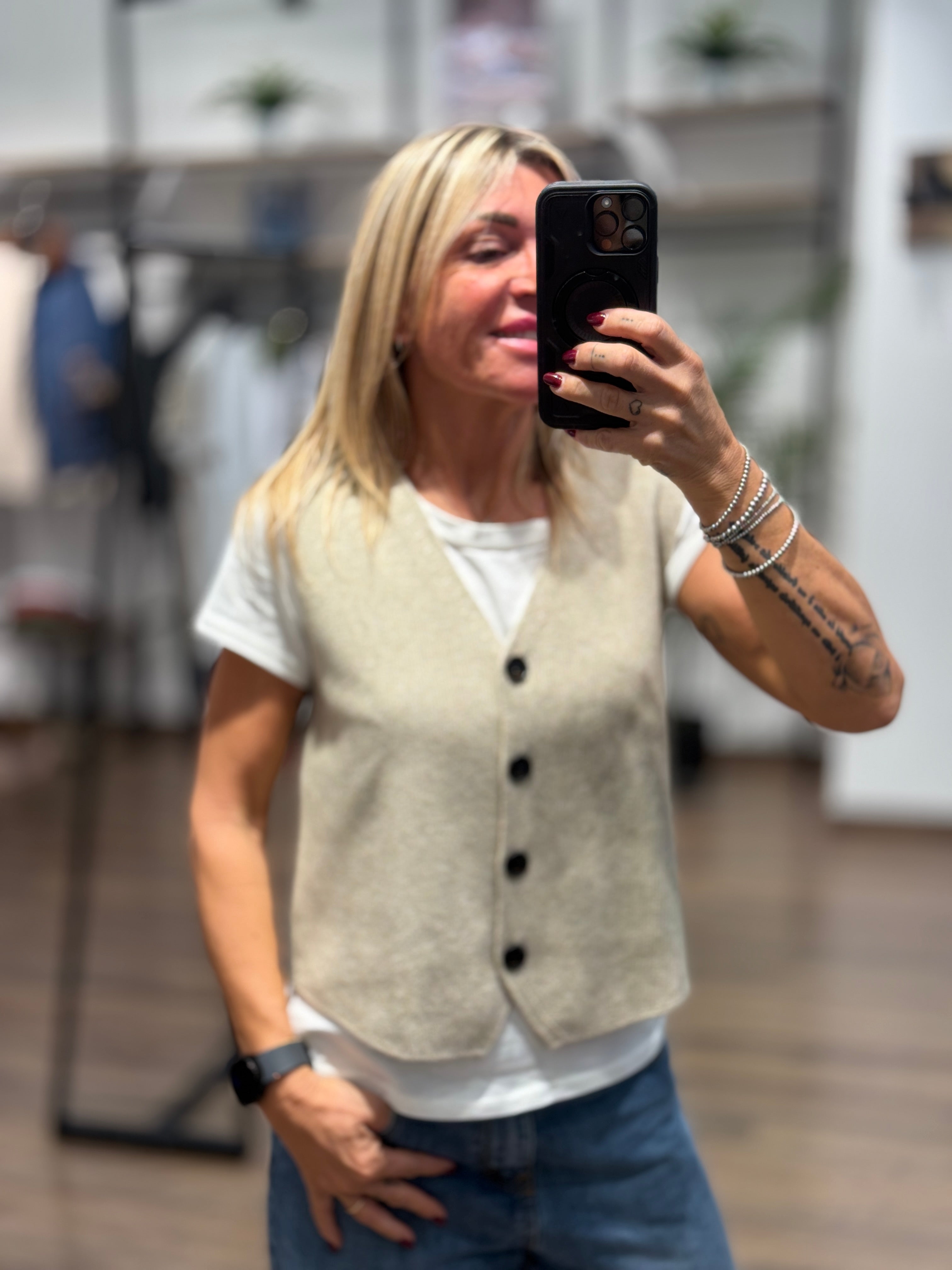 Gilet corto in maglia a costa sottile