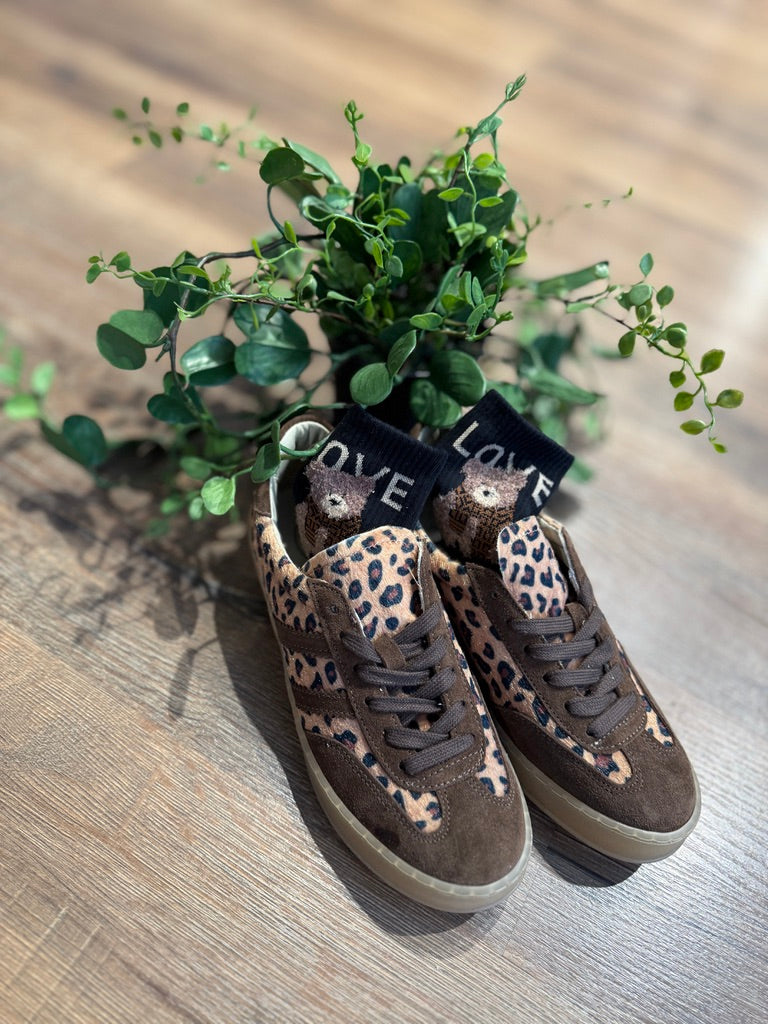 Sneackers maculate con lacci