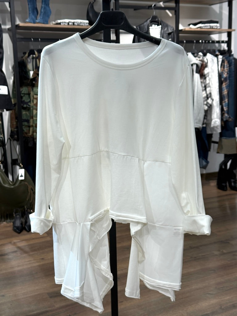 T-shirt modello con punte