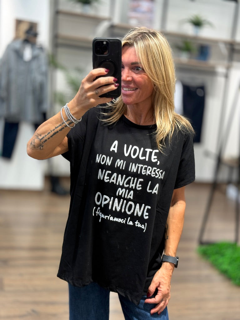 T-shirt con scritta " A volte non mi interessa..."