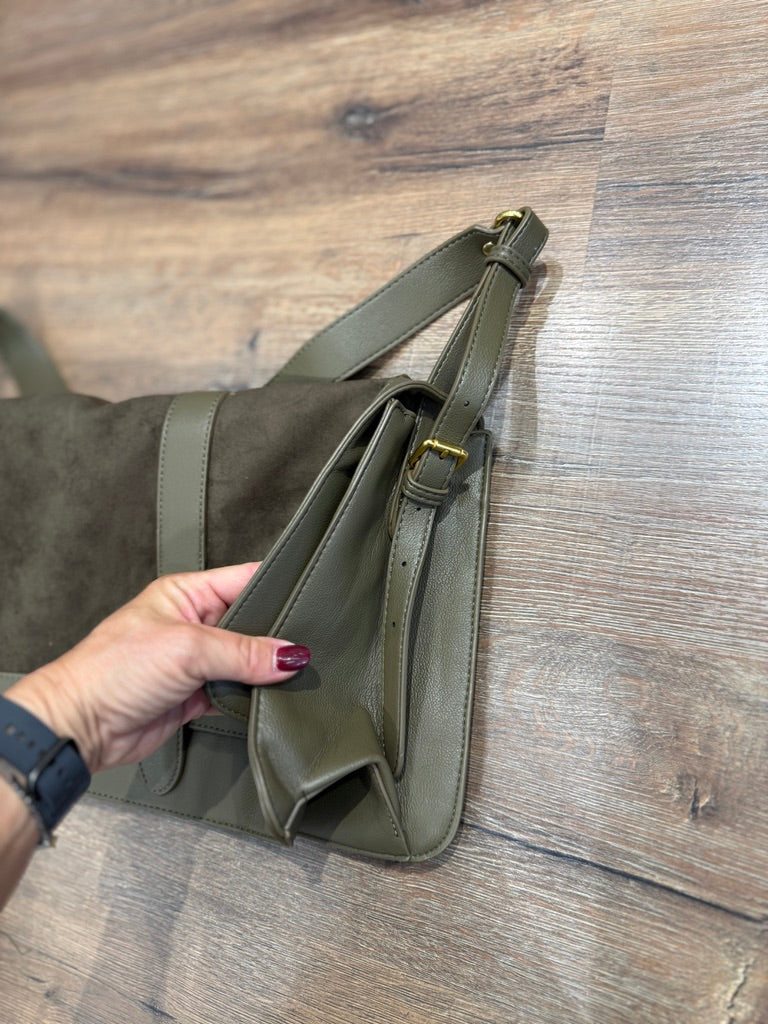 Borsa postina con fibbia dorata