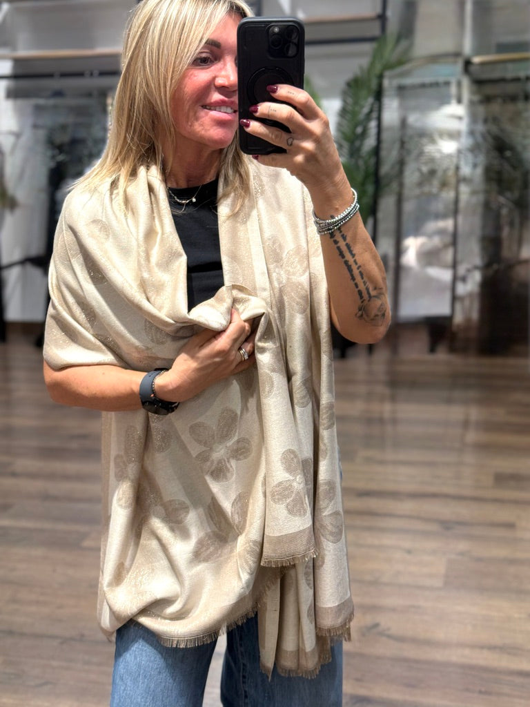 Sciarpa con inserti lurex colore oro