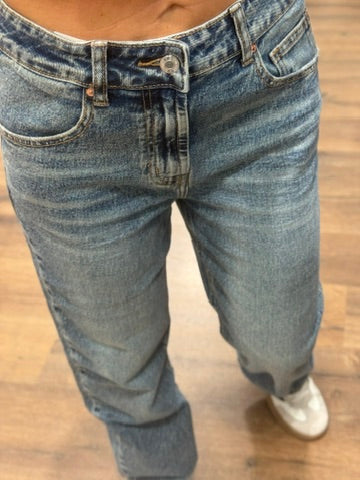 Jeans regular gamba larga