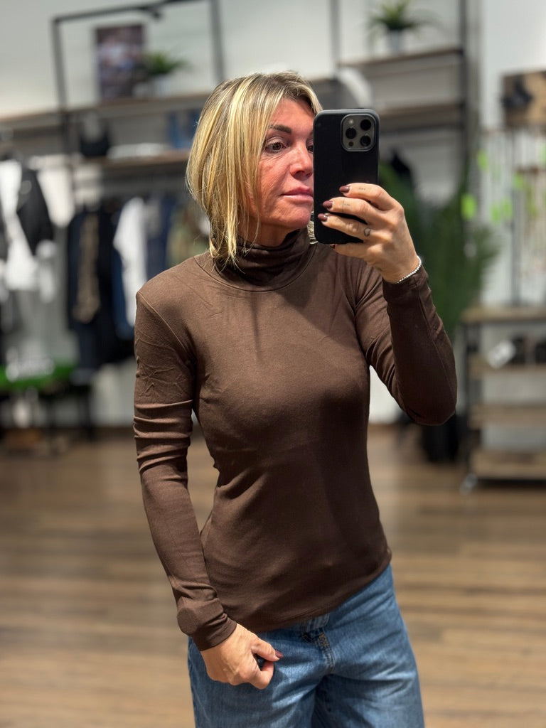 Maglia dolcevita basica