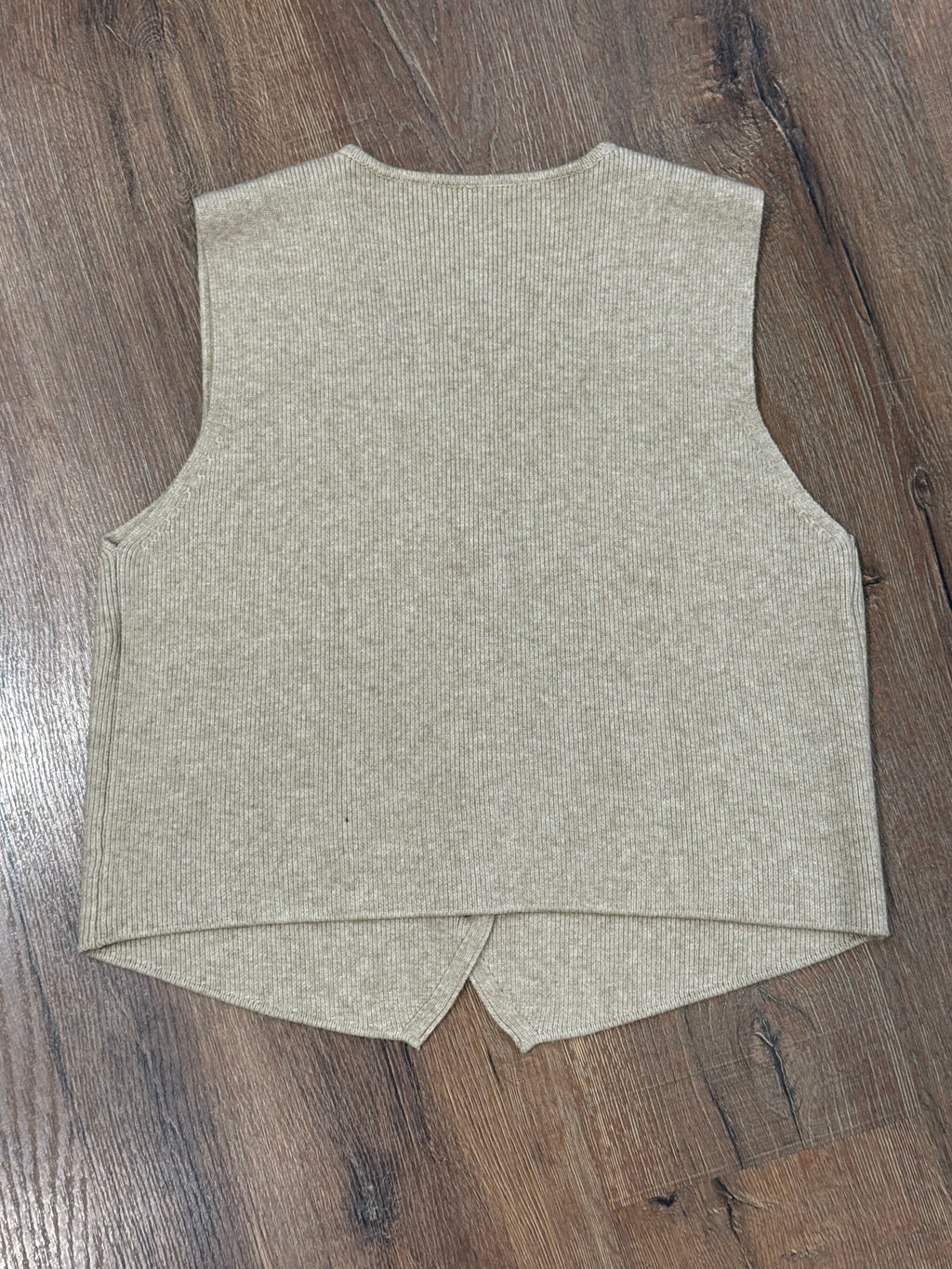 Gilet corto in maglia a costa sottile