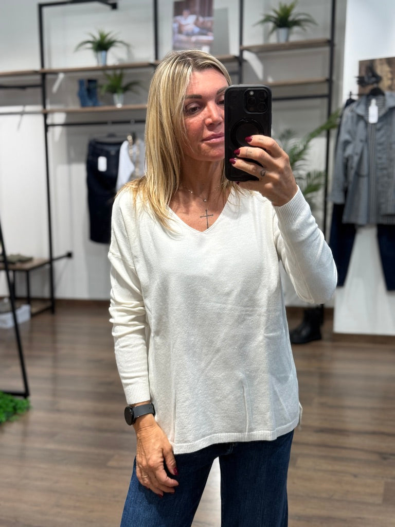 Maglia scollo a V dal taglio morbido
