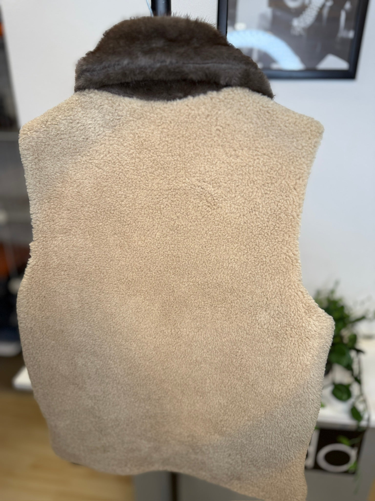 Gilet teddy con inserti in ecopelliccia