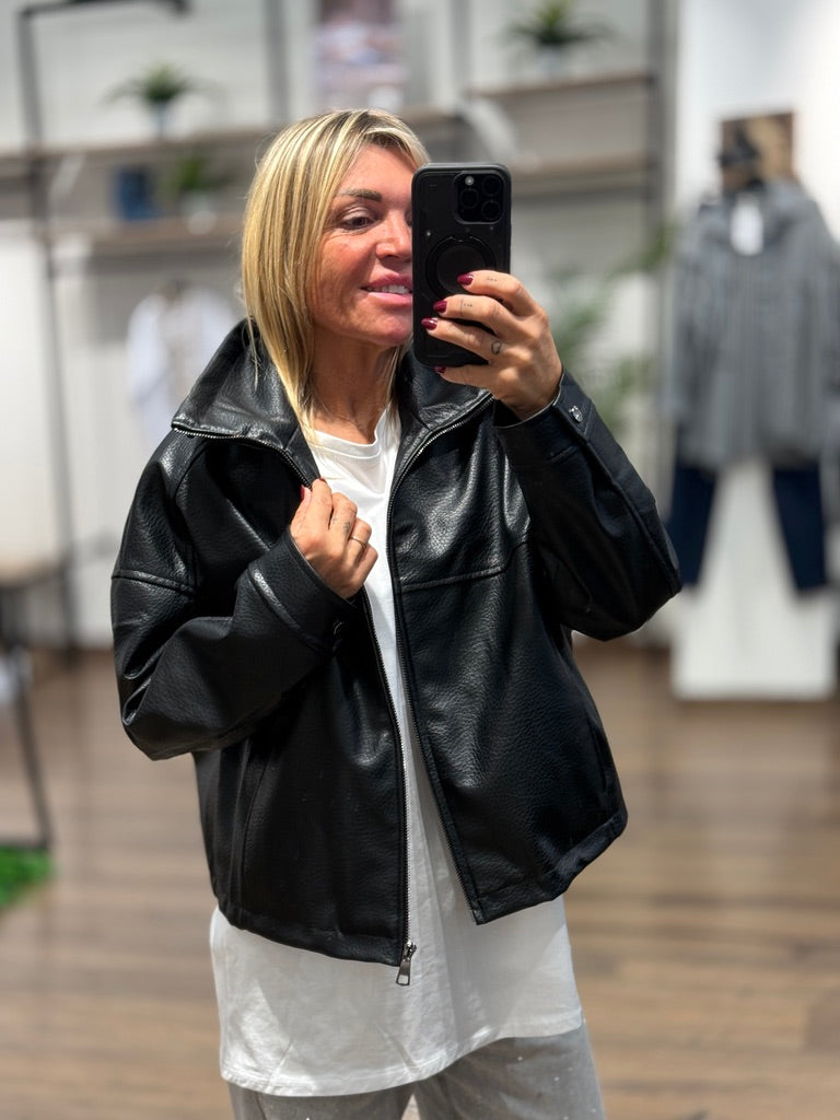 Giubbo in ecopelle con zip
