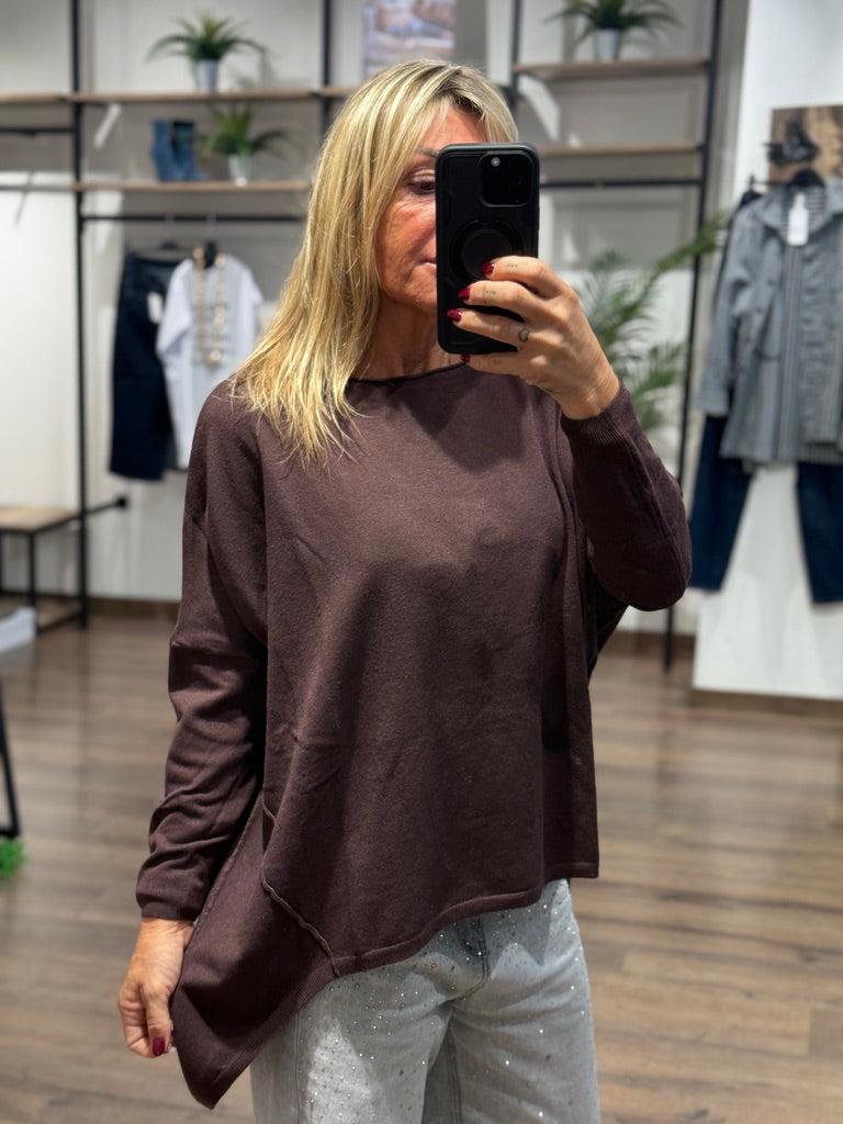 Maglia morbida con scollo a barca