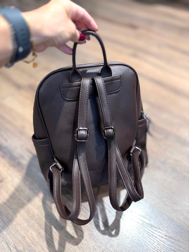 Zaino con doppia zip centrale