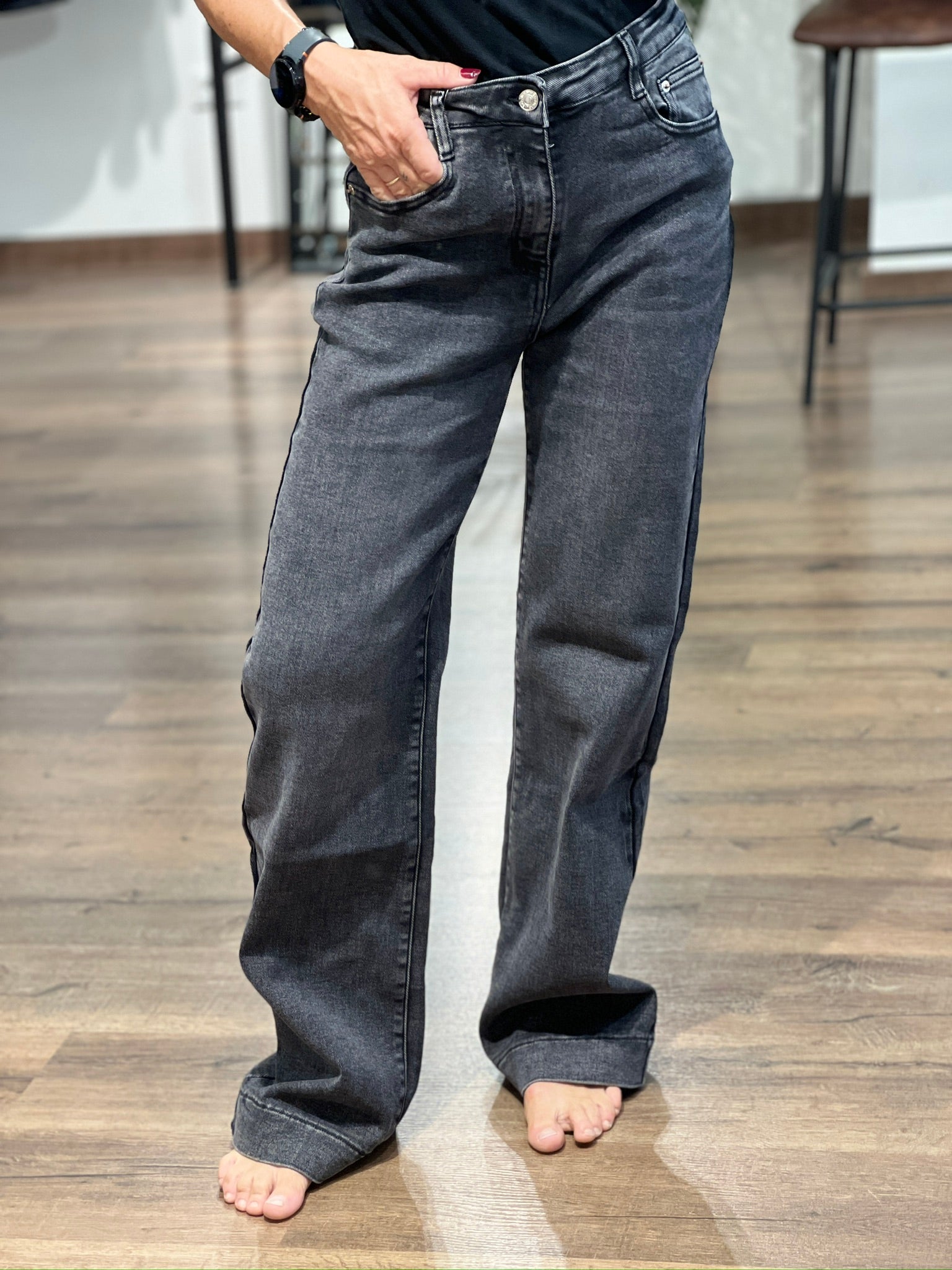 Jeans a gamba larga grigio scuro