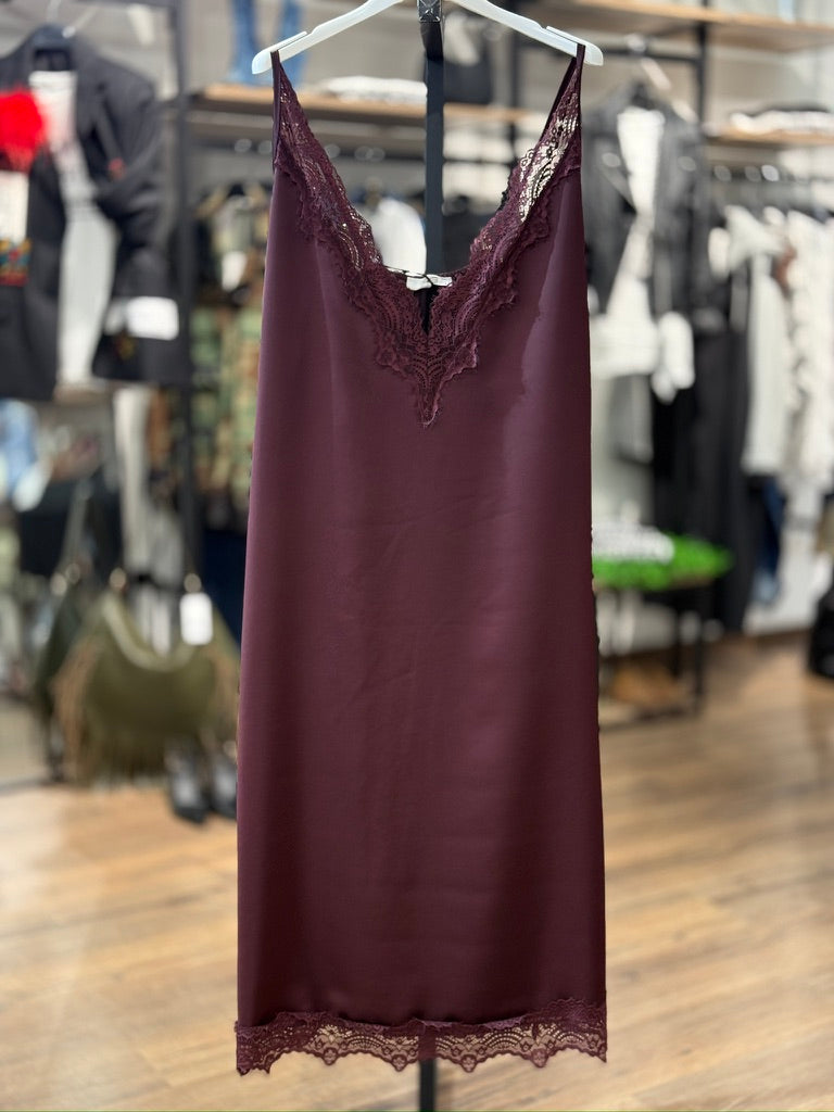 Abito sottoveste in viscosa con inserti in pizzo