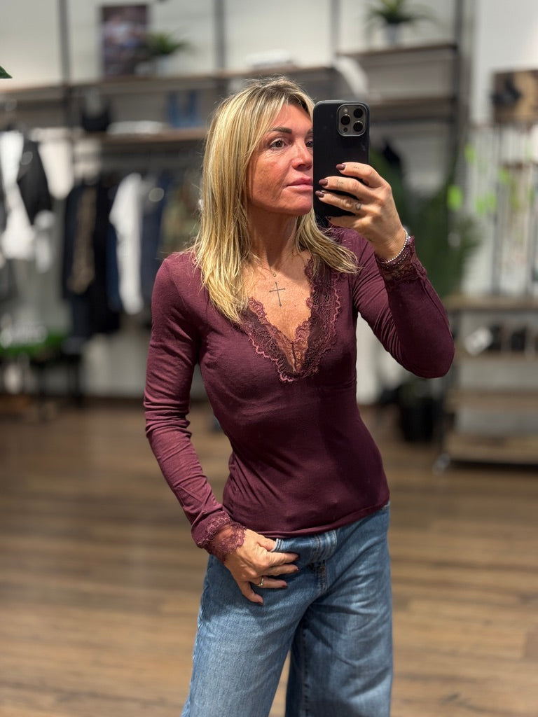 Tshirt scollo pizzo misto cashmere.