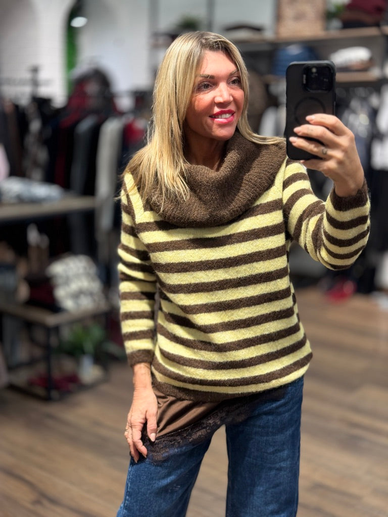 Maglia righe collo sceso