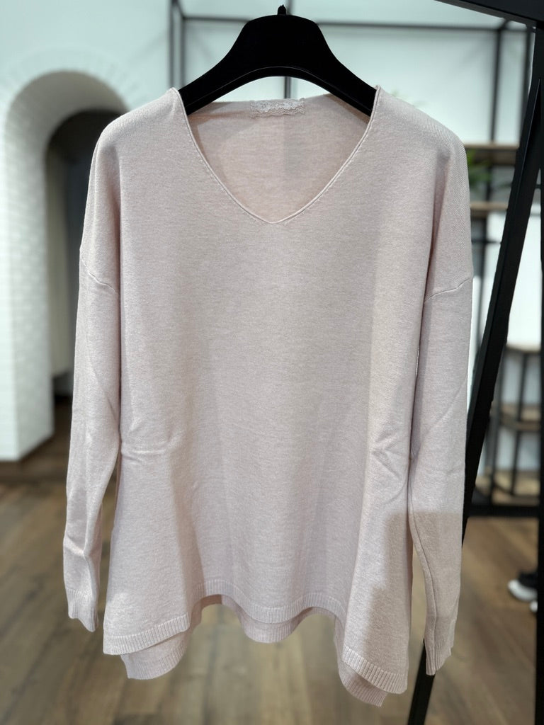 Maglia con scollo a V dal taglio morbido