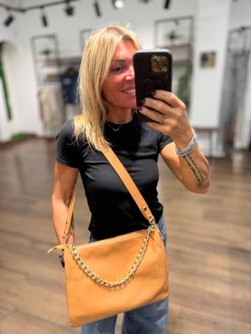 Borsa con tracolla e catena oro