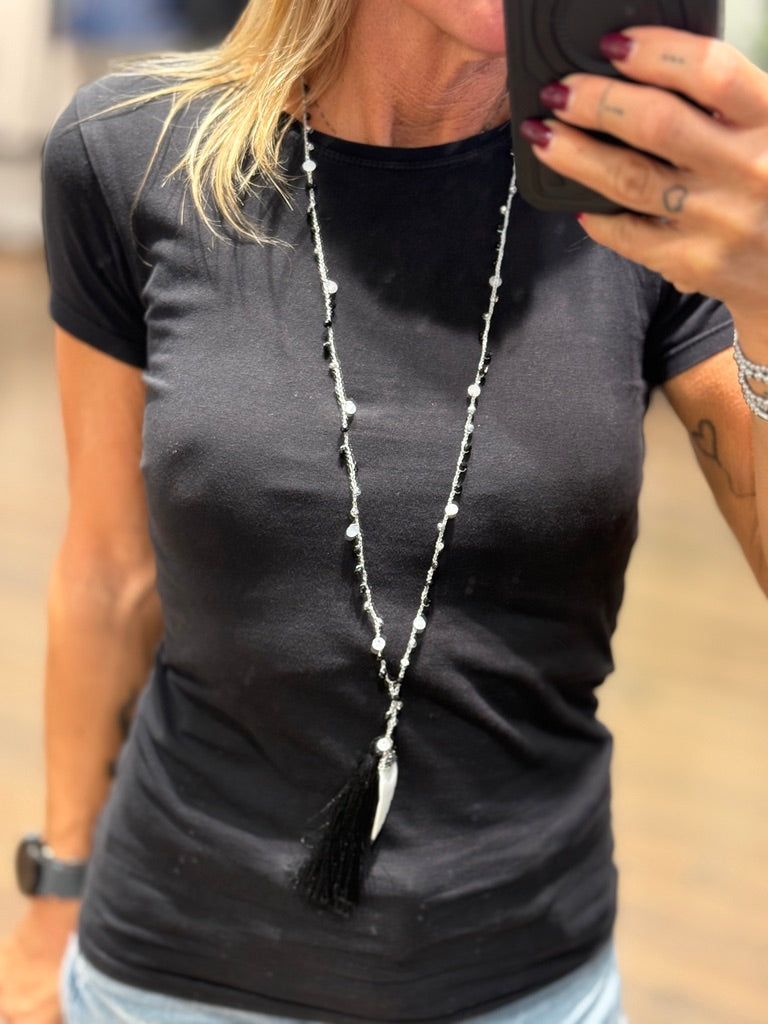 Collana con pendente a forma di corno