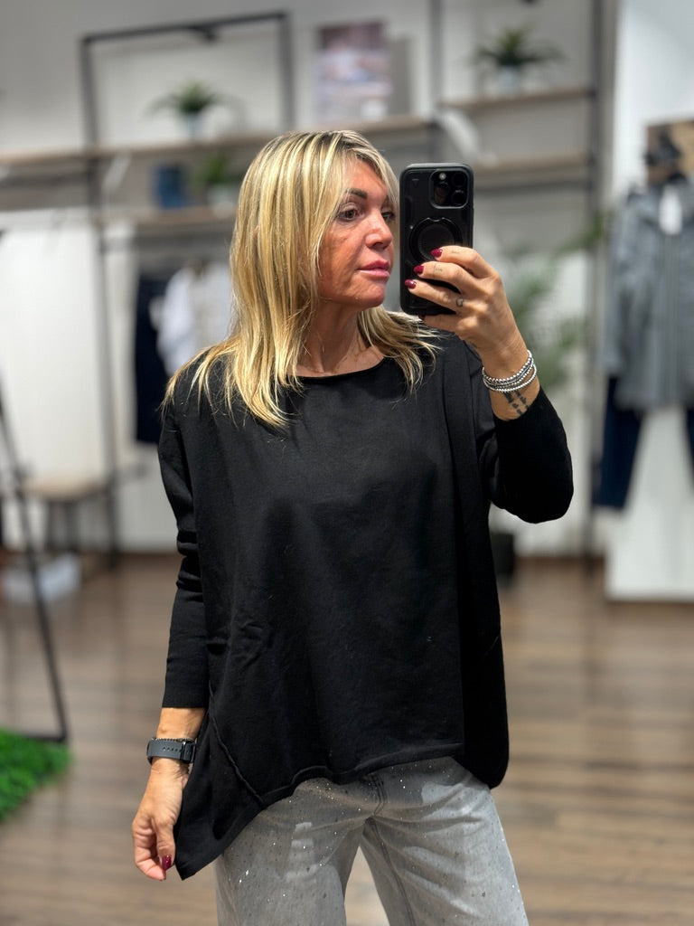 Maglia morbida con scollo a barca