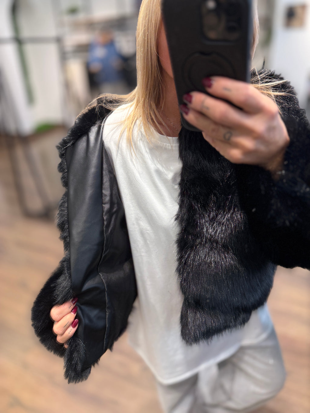 Ecopelliccia corta senza collo