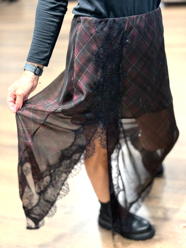 Gonna con pizzo in tessuto semitrasparente